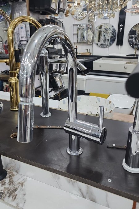 حنفية مطبخ كروم بفتحة سحب مرنة